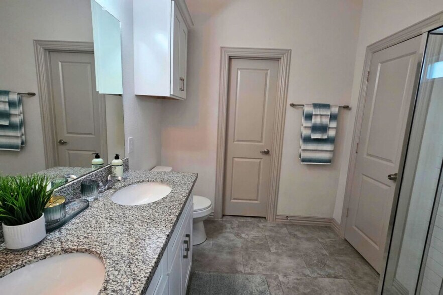 Building Photo - 2704 Sam Wilson St