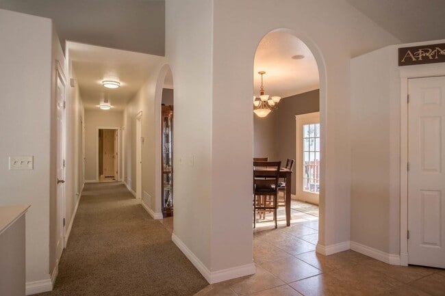 Building Photo - Executive Rental - Stone Mountain - 5 Bed - 3 Bath
