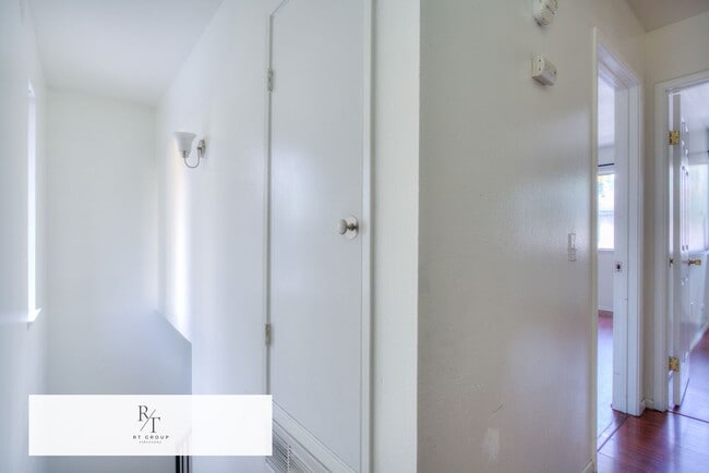 Building Photo - Cozy and Convenient 2-Bedroom, 1-Bath Home in Riverside