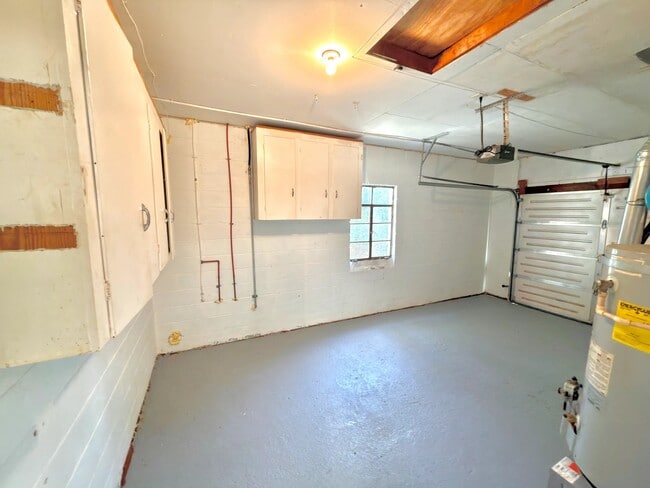 Building Photo - 1216 Eastwood Ave