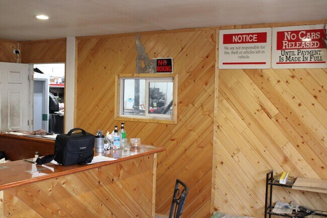 Building Photo - 146 Cedar St