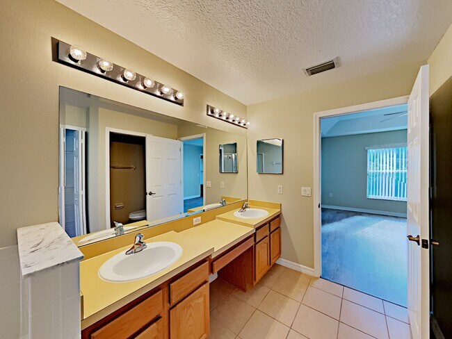 Building Photo - 4709 Huron Bay Cir