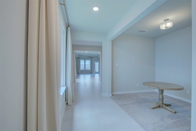 Building Photo - 7215 Clearwater Cv Dr