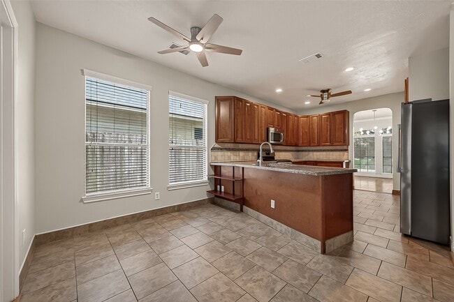 Building Photo - 1522 Brook Grove Dr