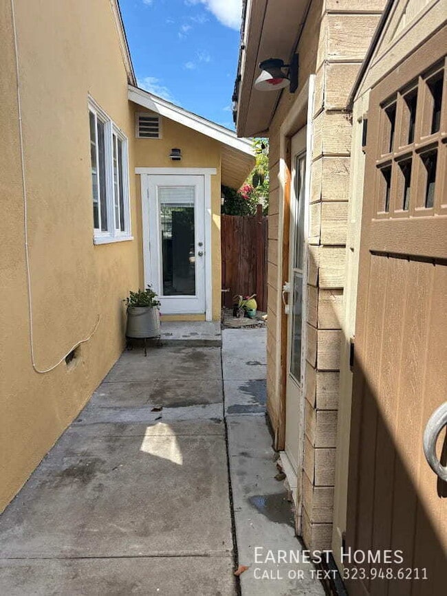 Building Photo - 19020 Sylvan St