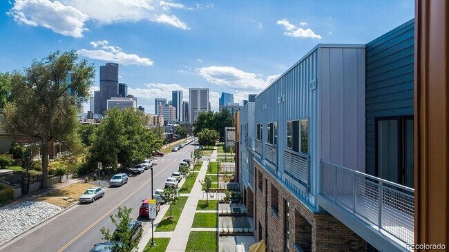 Building Photo - 2525 Arapahoe St