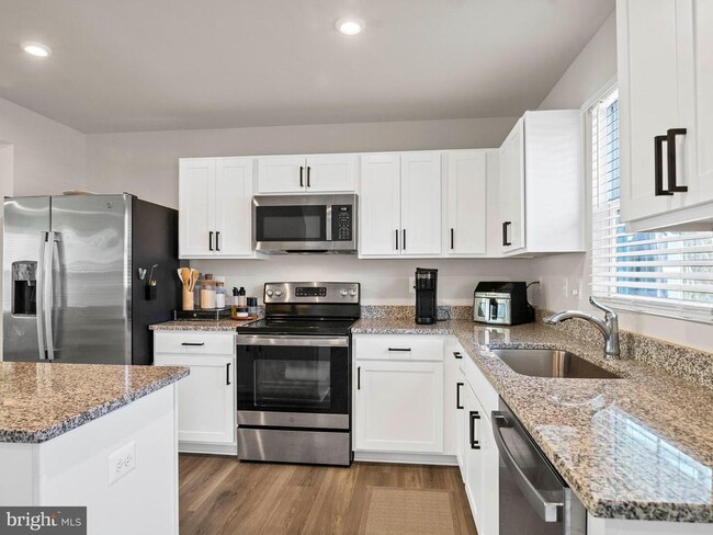 Building Photo - 7227 Potomac Ter