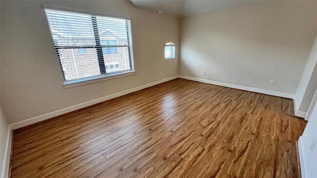 Building Photo - 2710 Hullsmith Dr