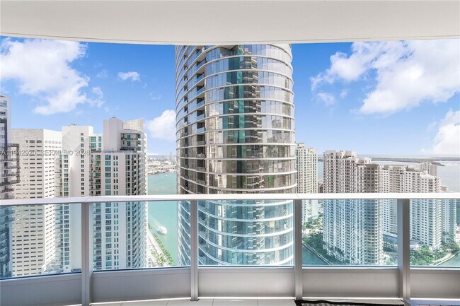 Building Photo - 200 Biscayne Blvd Way