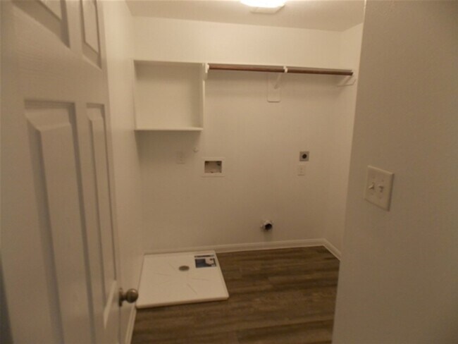 Building Photo - 13323 Ambrosa Dr