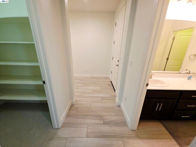 Building Photo - 2488 Remy Cantos Dr
