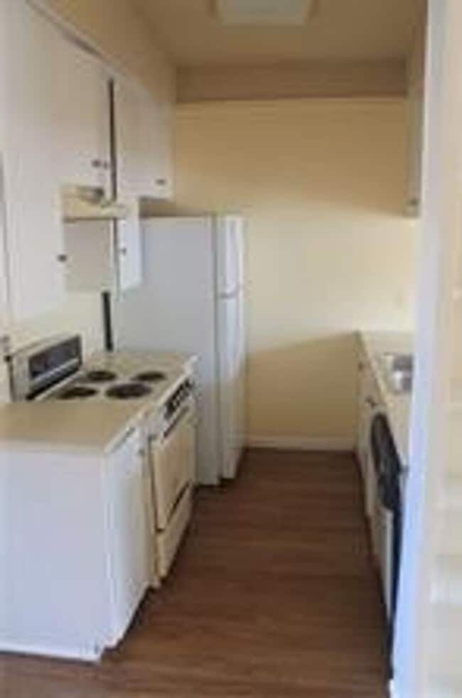 Building Photo - 2408 Longview St