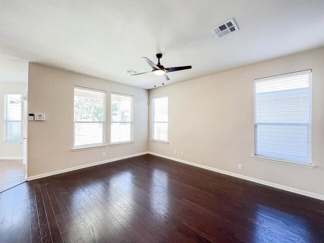 Building Photo - 921 Heritage Springs Trail