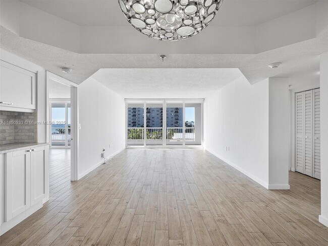 Building Photo - 9341 Collins Ave