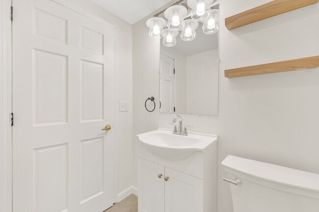 Building Photo - 168 Wheeler St