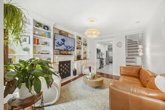 Building Photo - 135 Van Horne St