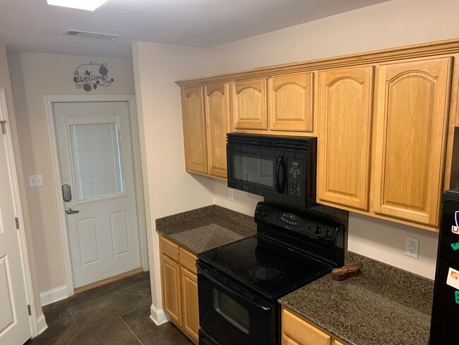 Building Photo - 17618 Avalon Terrace