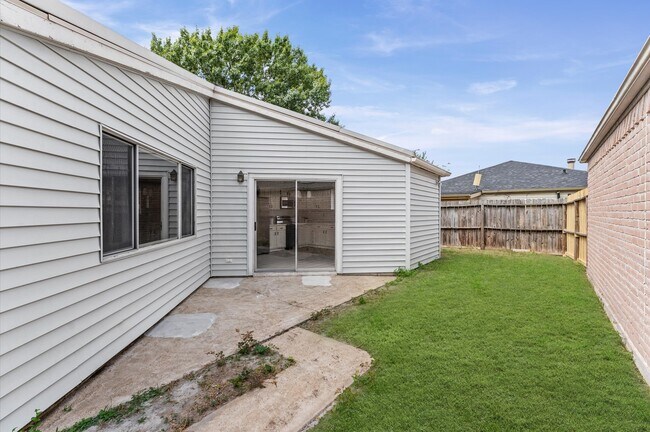 Building Photo - 16218 Olive Glen Dr