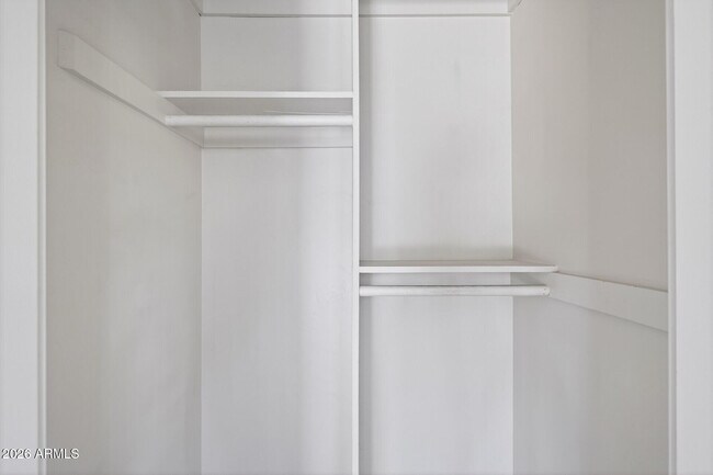 Building Photo - 901 W Willetta St