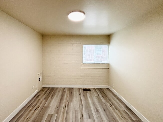 Building Photo - 3605 S 900 E