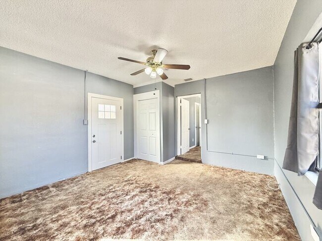 Building Photo - 1828 20th Ave S