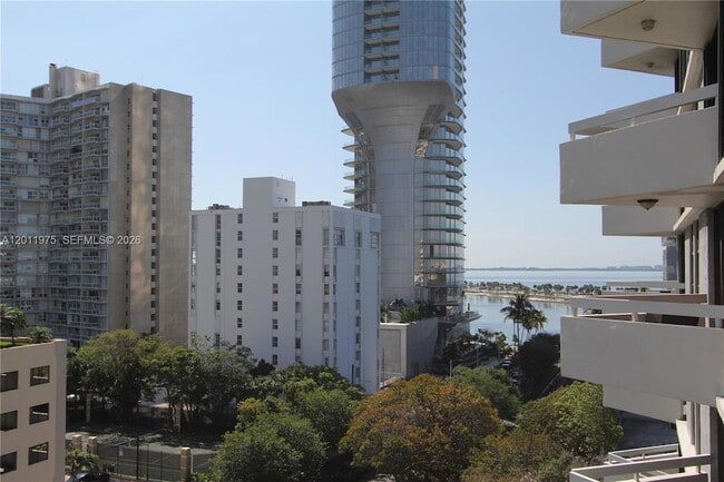 Building Photo - 2501 Brickell Ave