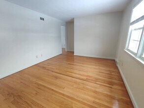 Building Photo - 62 Mercury Ct