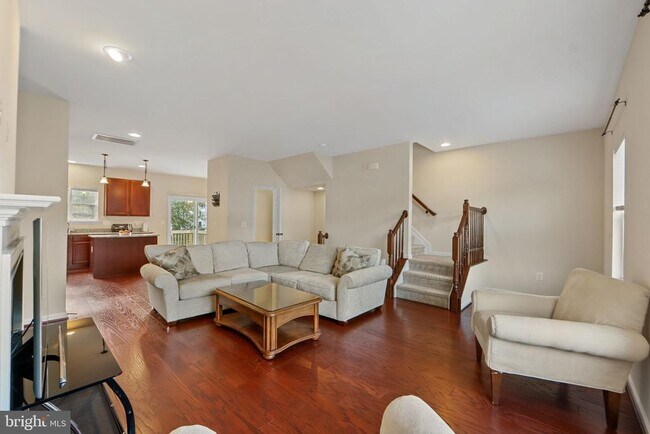 Building Photo - 2210 Mallard Landing Dr