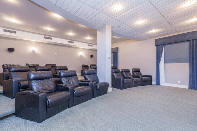 Building Photo - 3901 S Ocean Dr