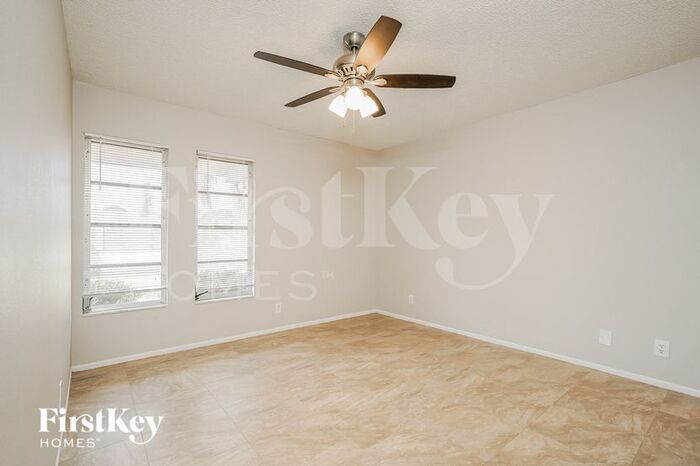Building Photo - 1313 SE 25th Ln