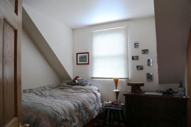 Bed 1 - 1942 N Kimball Ave