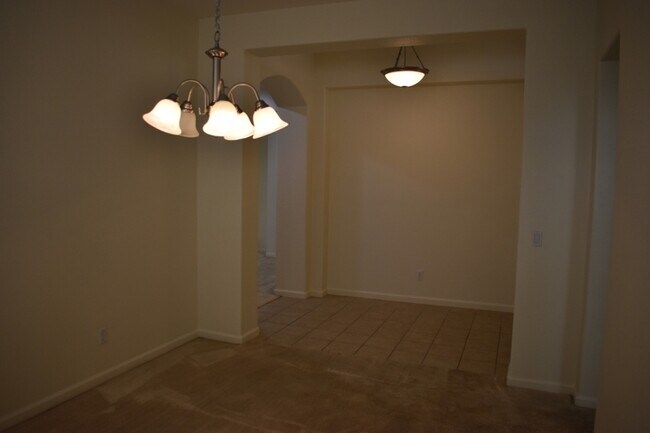 Building Photo - 2261 Pillsbury Rd