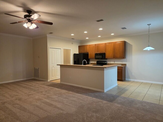 Building Photo - Three Bedroom Home at Lake Pleasant Cove in Apopka