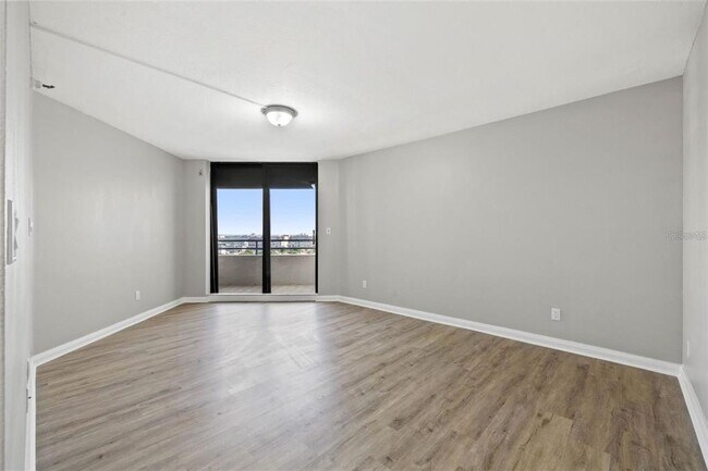 Building Photo - 5950 Pelican Bay Plaza S