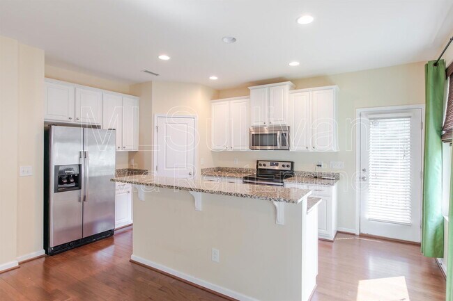 Building Photo - 110 Glenview Lane