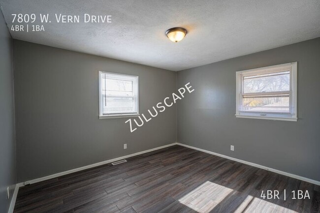 Building Photo - 7809 W Vern Dr