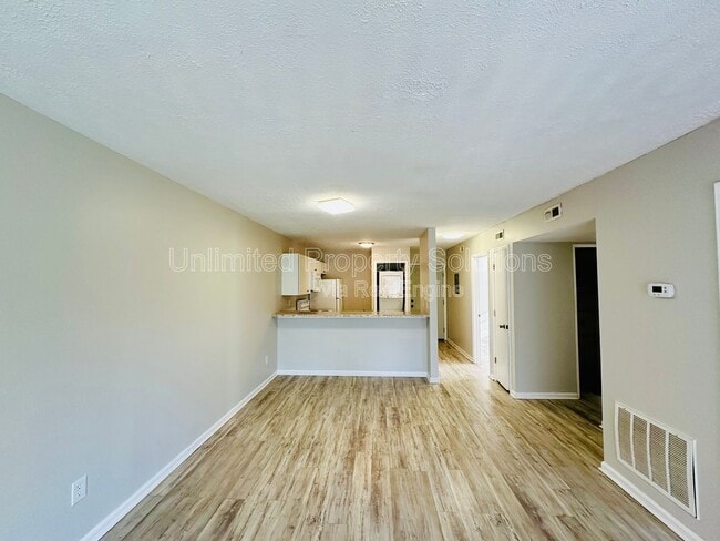 Building Photo - 213 Sunn Aire Ct