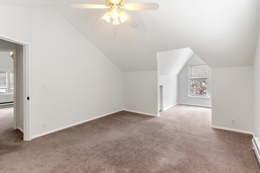 Building Photo - 836 E Kiowa St