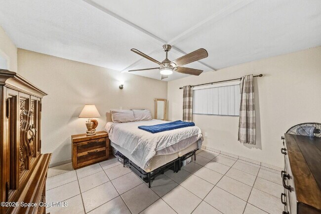 Building Photo - Salt Life