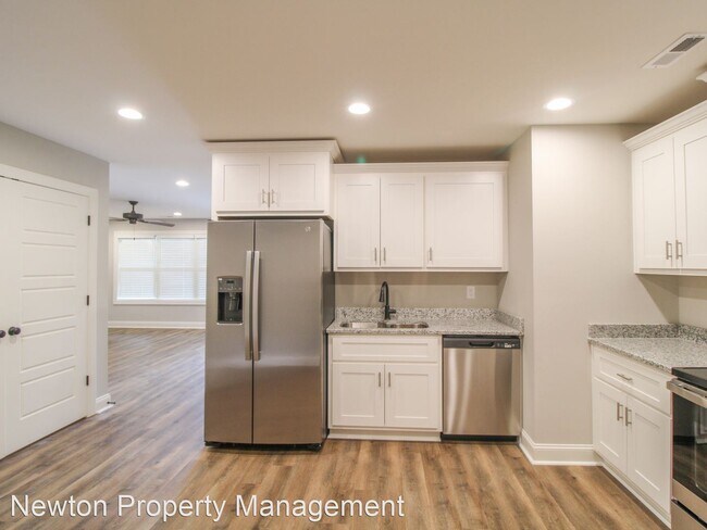 Building Photo - 3 br, 2.5 bath House - 18179 Mae Circle