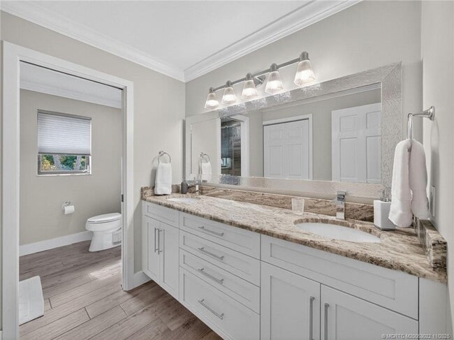 Building Photo - 724 NW Spruce Ridge Dr