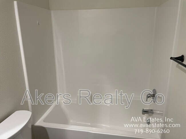 Building Photo - 970 S Coral Pl