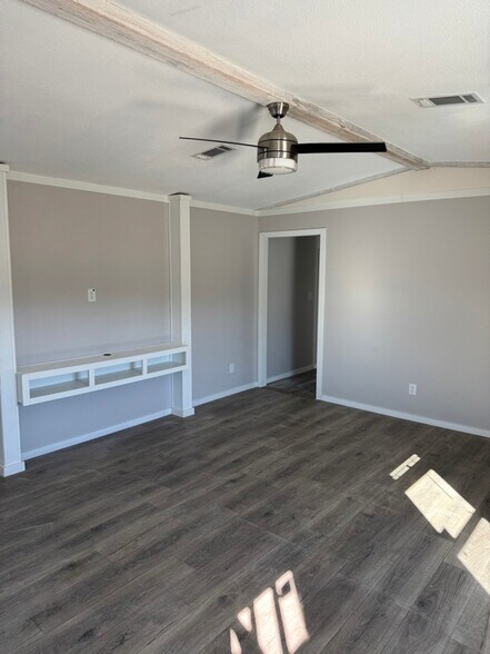 Building Photo - 107 Patriot Ln