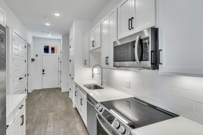 Building Photo - 1403 Martin St