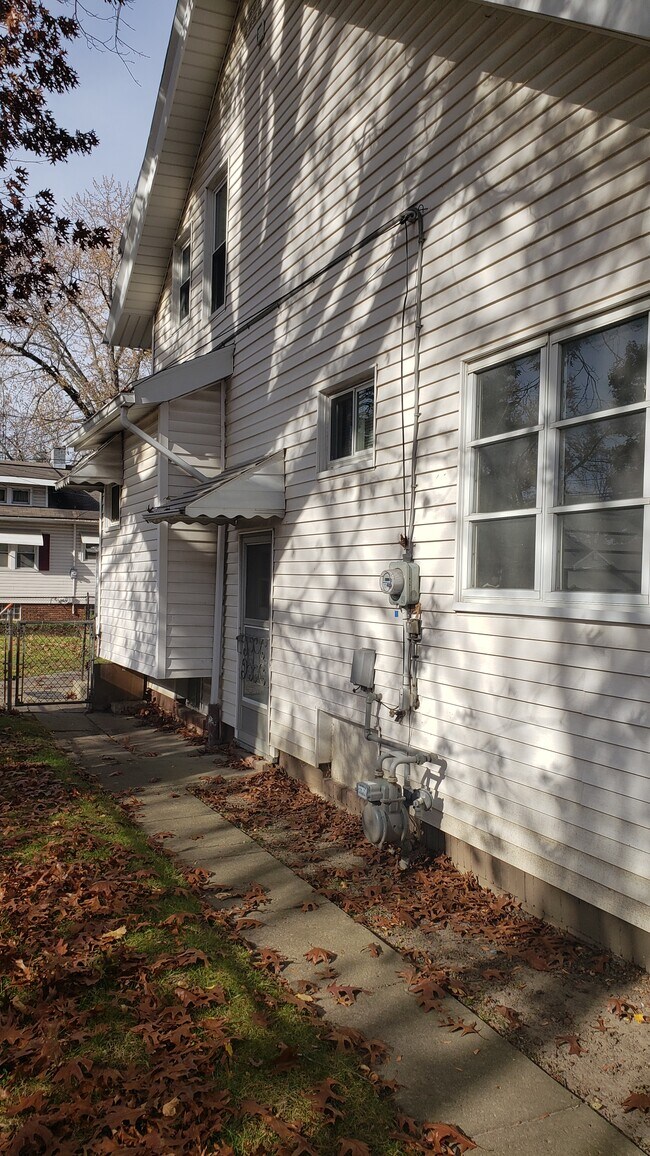 Building Photo - 1707 Alvin St