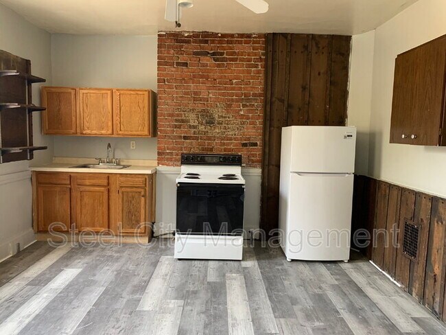 Building Photo - 810 Wood St