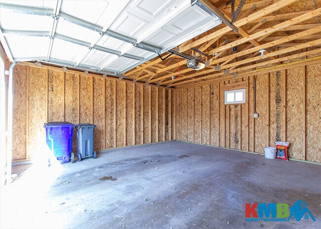 Building Photo - 839 14th St NE