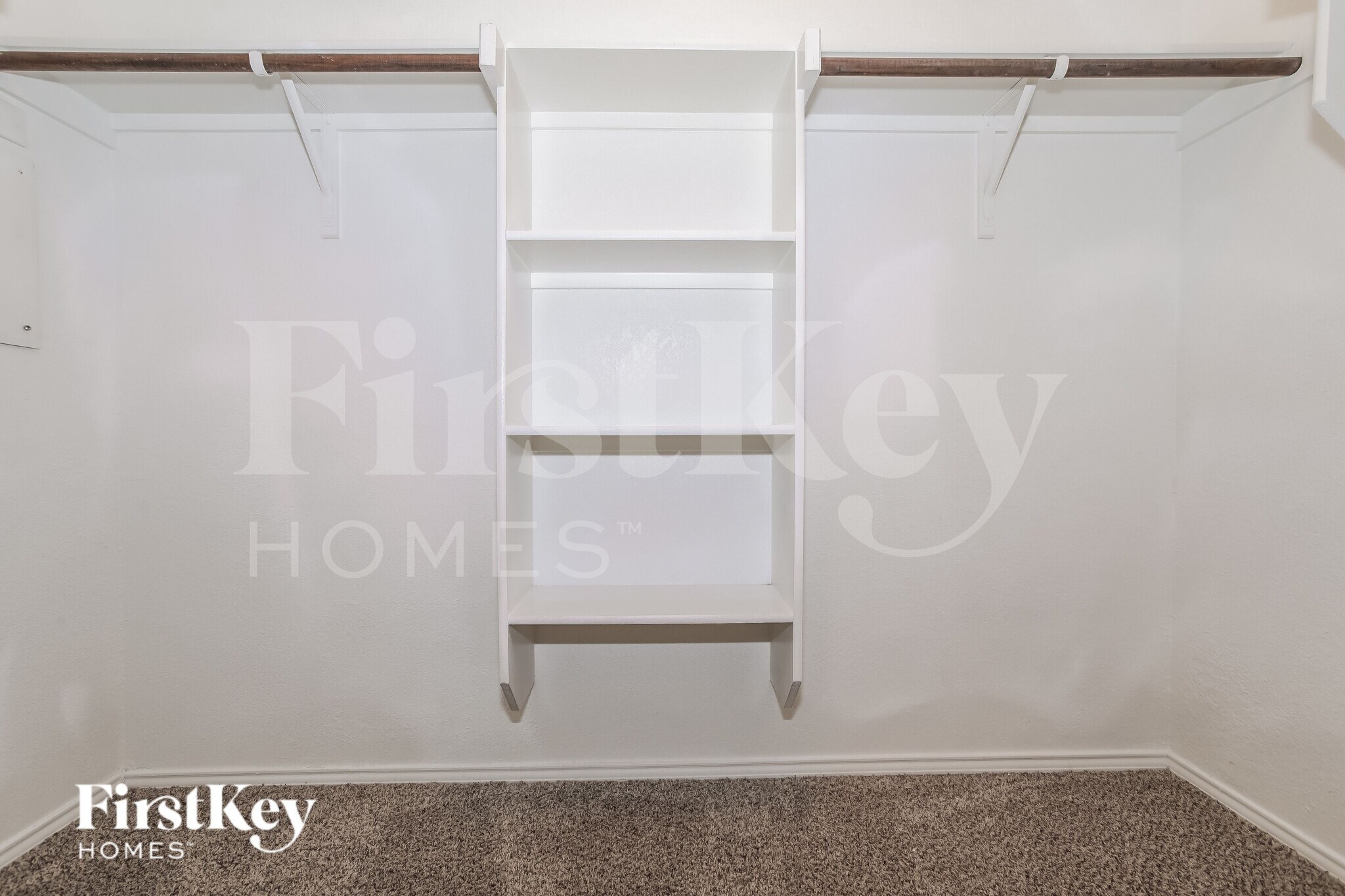 Building Photo - 4545 Waterford Dr