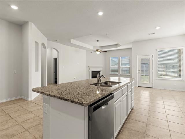 Building Photo - 149 Red Hickory Dr