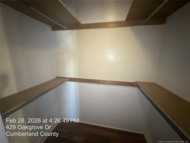 Building Photo - 429 Oakgrove Dr